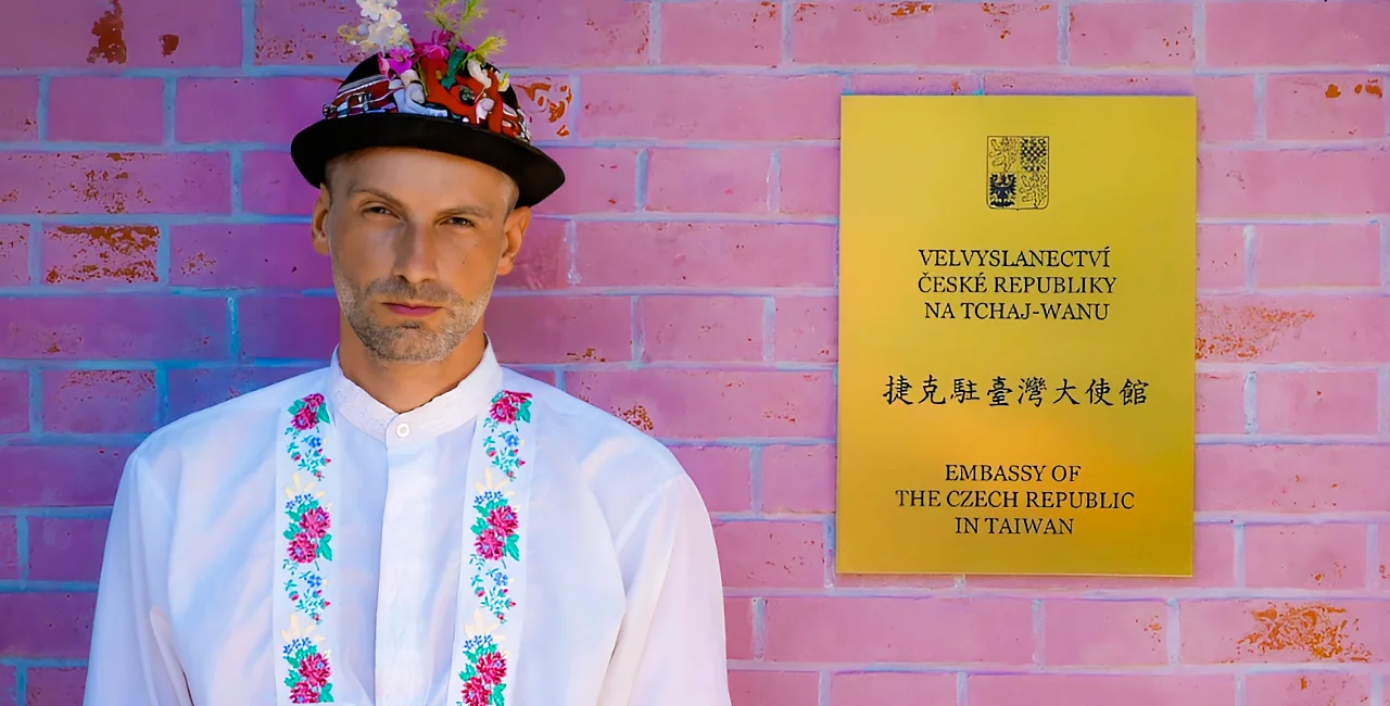 PHOTO GALLERY: Artist inaugurates Czech 'embassy' in Taiwan to raise awareness