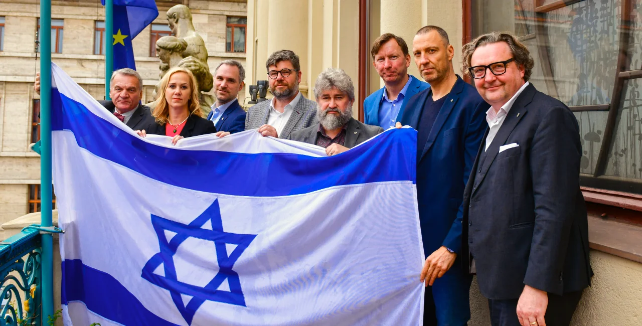 From protests to flags, Czech officials and citizens show support for Israel