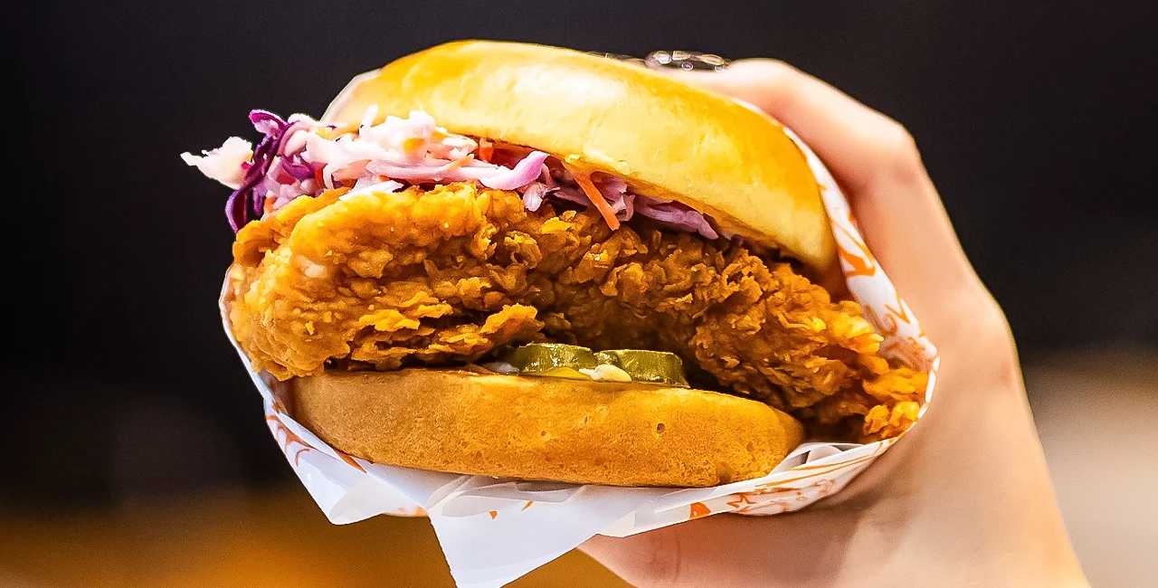 Popeyes arrives in Prague with fried chicken and big excitement