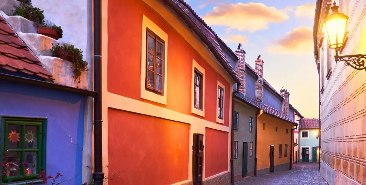 An 1800s feel: Prague Castle announces restoration of historic Golden Lane