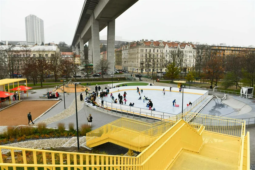 The ice rink in Folimanka Park (Photo: Prague 2)