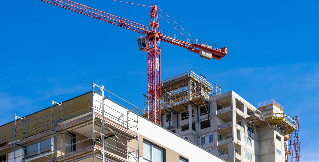 Czech real estate market expected to rebound in 2024, say experts