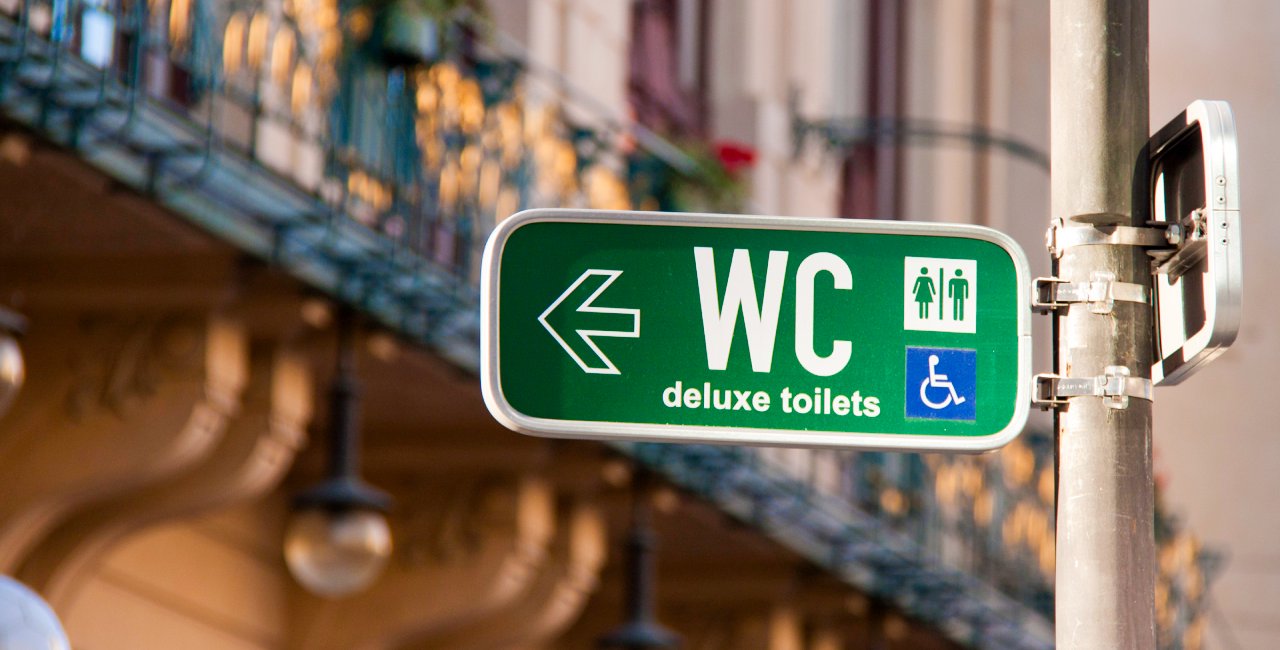 As ‘tube toilets’ disappear, Prague works to expand free WC network