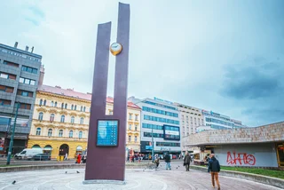Iconic clock sculpture returns to Prague's Florenc metro station