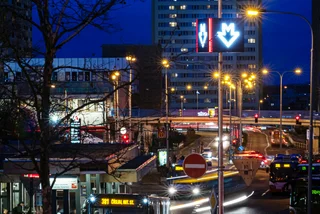 Prague debuts new high-visibility metro and train station entrance signs