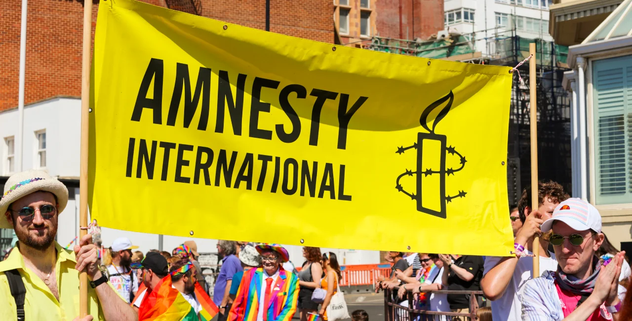 Amnesty International: Czechia still discriminates against Ukrainians, LGBTQ+ people, Roma