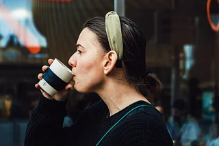 Bring, borrow, or buy: Prague espresso bar ditches disposable paper cups