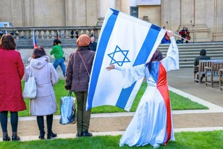 Hundreds of pro-Israeli protestors march in Prague against anti-Semitism