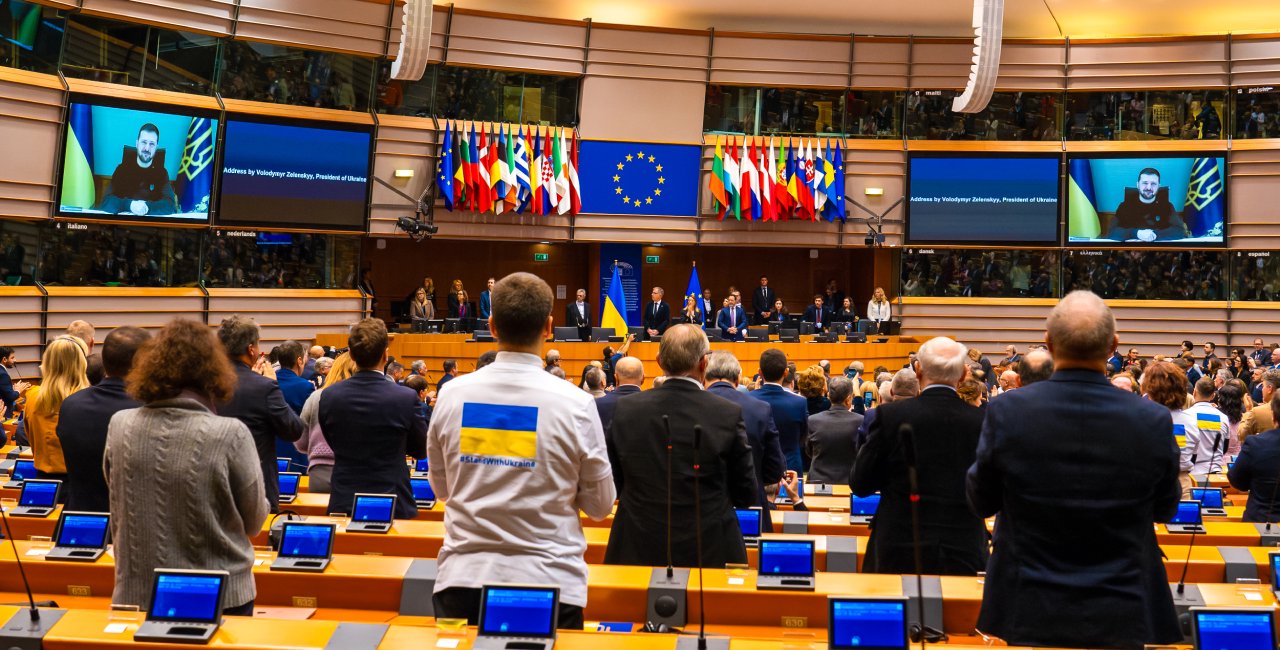 1,000 days of war: Czech leaders double down on support for Ukraine ...