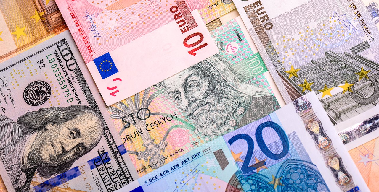 Why experts say you should exchange Czech crowns before summer - Prague,  Czech Republic