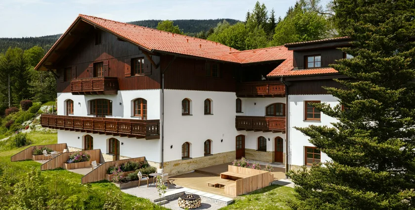 PSN Krkonose Slunecny svah Slunečný svah 08-2025 cover_jaro