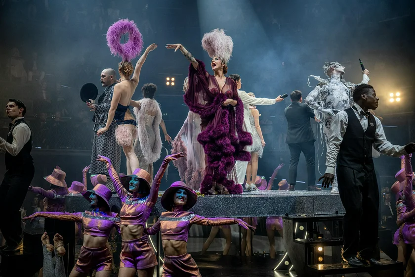 Saturn Revue Spirala photo Alzbeta Jungrova 09-2025