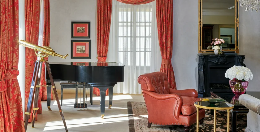 FOUR SEASONS PRAGUE HOTEL 09-2025 Royal Suite living room detail