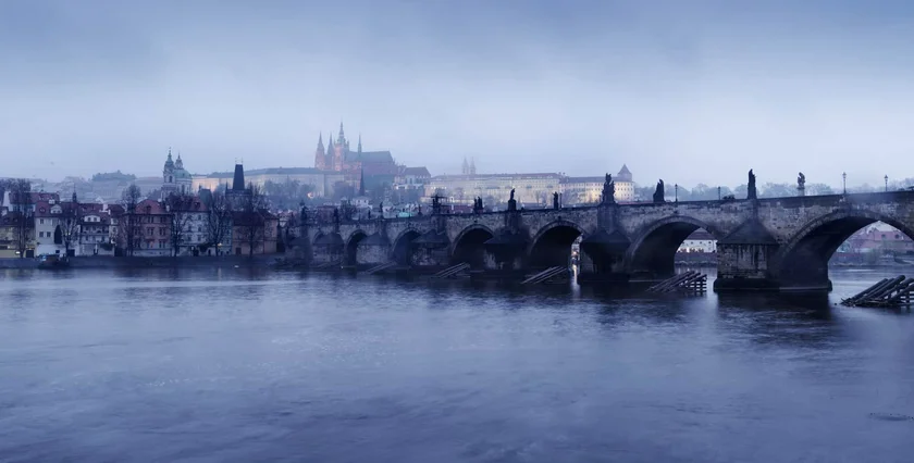 PRG_346_original PRAGUE CHARLES BRIDGE photo FROM FOUR SEASONS WEBSITE 09-2025 DAN BROWN