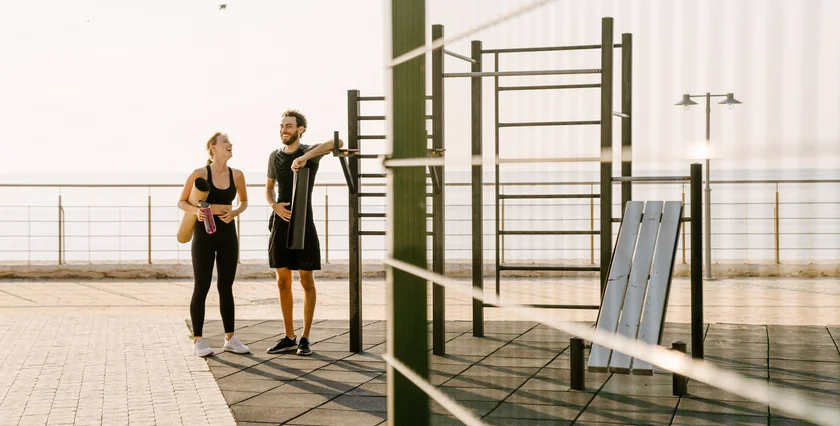 STOCK actually PSN Brno Jedna 09-2025 young-man-and-woman-talking-while-working-out-toge-2025-02-14-12-44-01-utc