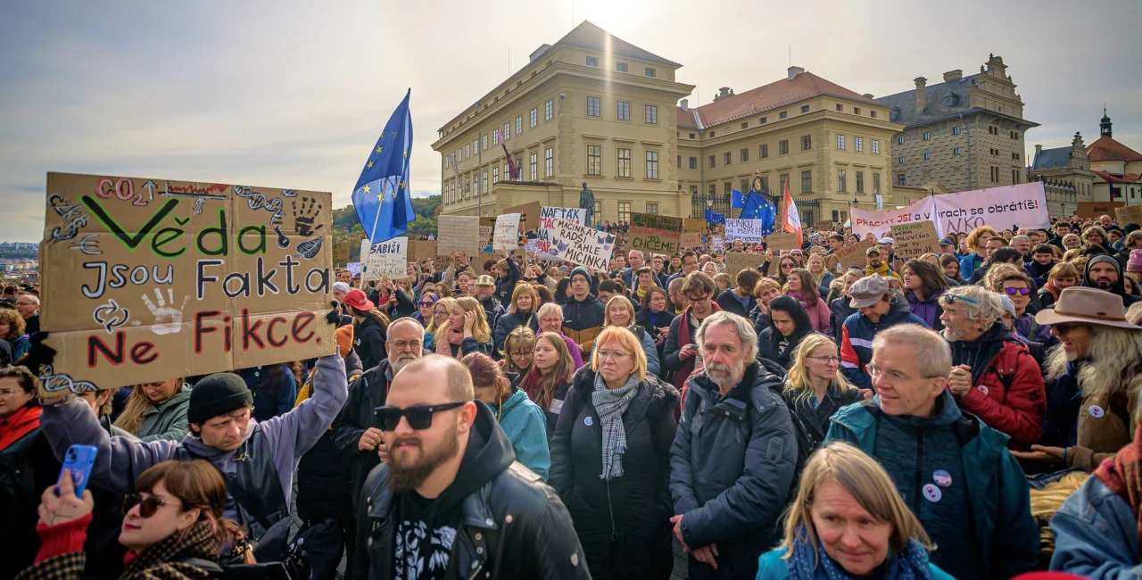 Facebook / Zewlakk - aktivistická fotografie (Petr Zewlakk Vrabec)