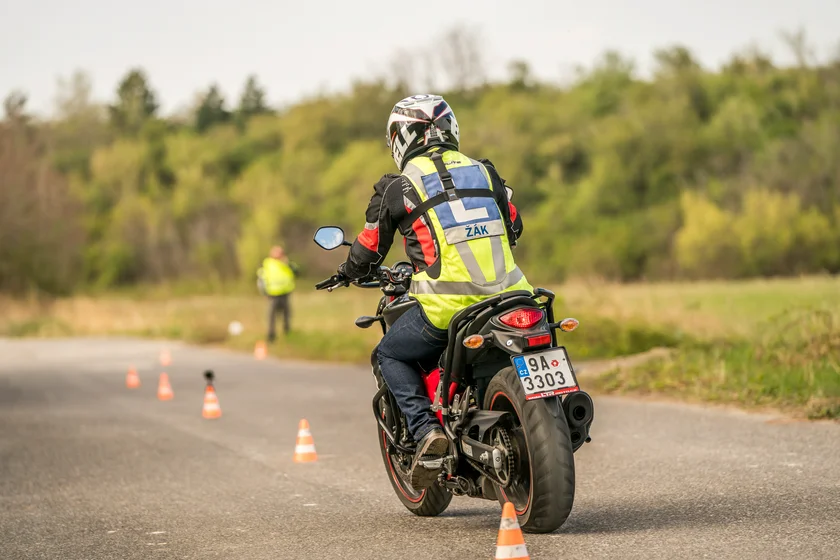 Autoškola Horázný Horazny 10-2025 5. Moto na AC