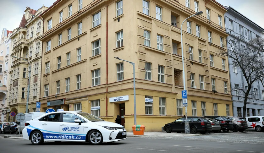 Autoškola Horázný Horazny 10-2025 BUDOVA 01