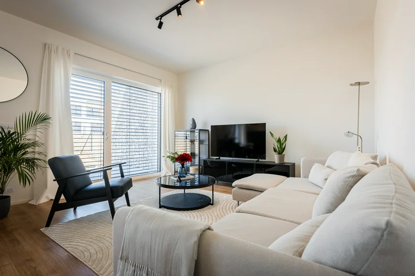 NOVÁ KVĚTNICE 10-2025 7IV09128