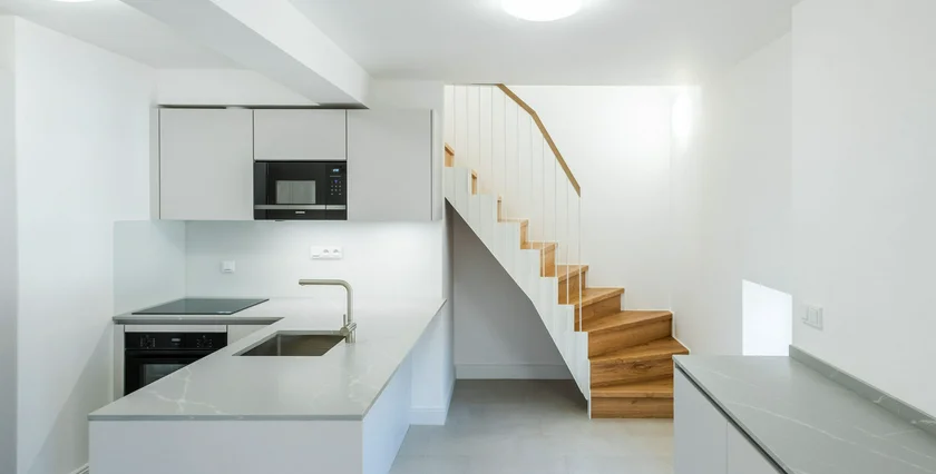 Karoliny Svetle WEB 10-2025 b-505-16-2160x1200