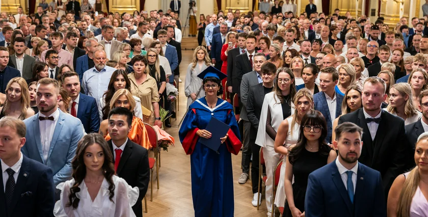 NEWTON 10-2025 _M1_2161