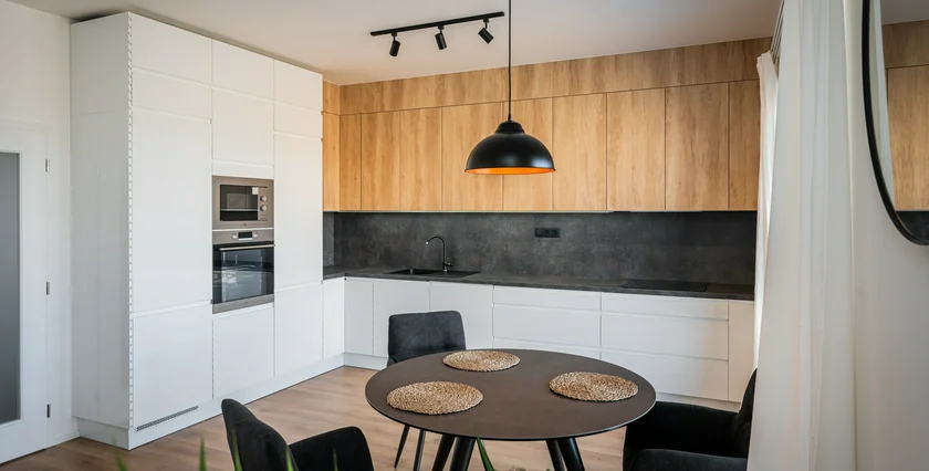 NOVÁ KVĚTNICE 10-2025  7IV09132