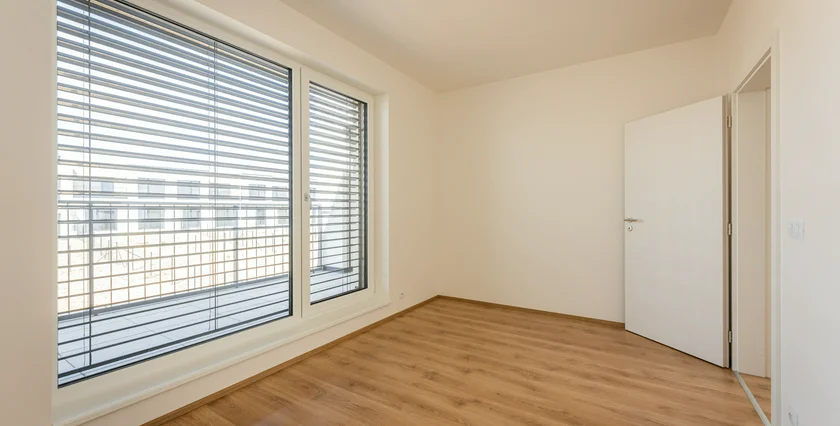 NOVÁ KVĚTNICE 10-2025  7IV09151