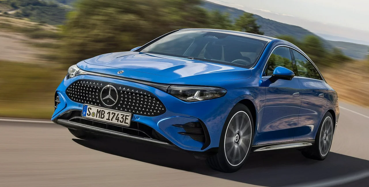 Click, buy, drive: How digital technology is transforming expat car ownership in Czechia