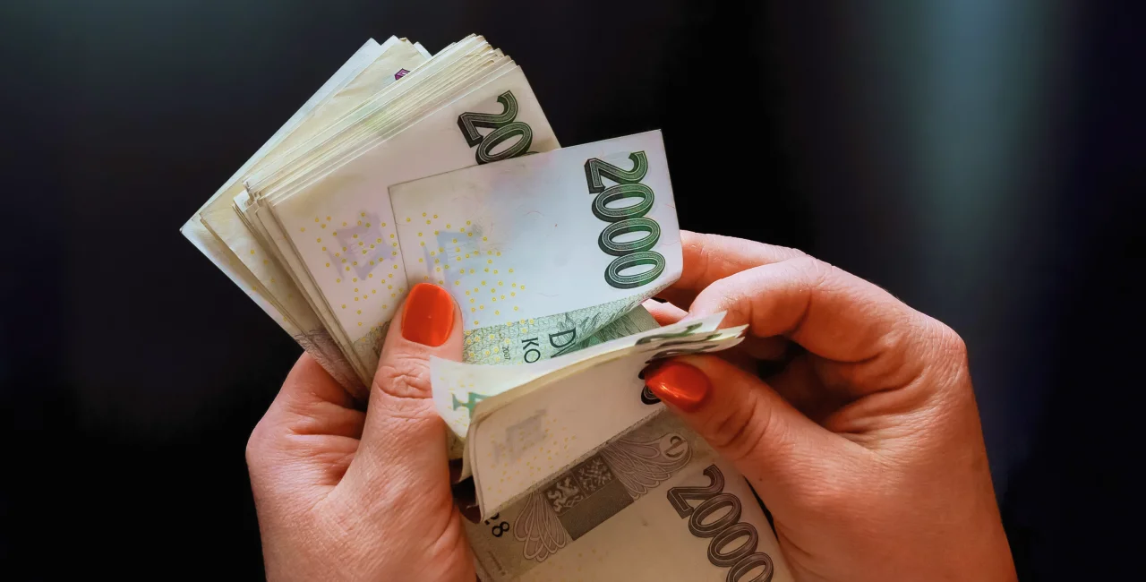 Czechia's salary woes: Can the country close its minimum wage gap?