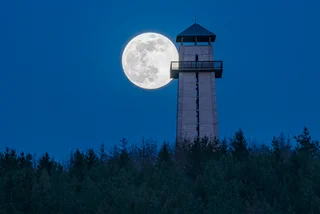 Beaver supermoon: When and where to see the biggest full moon of 2025 in Czechia