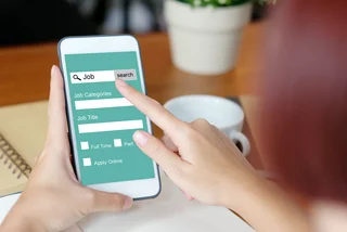 Using your phone to find work – and where to get free job support across Czechia