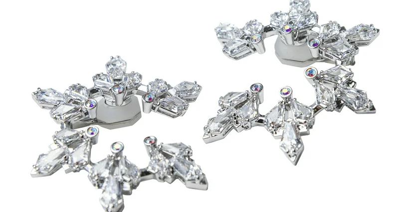 FAOC 11-2025 BEZ Náušnice Swarovski, Fashion Arena Prague Outlet, původní cena 7 800 Kč Kč, outletová cena 4 680 Kč