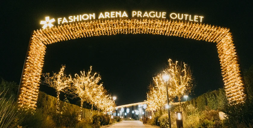 FAOC 12-2025 2025-11-08-switchonthelights-by-lukasneasi-32