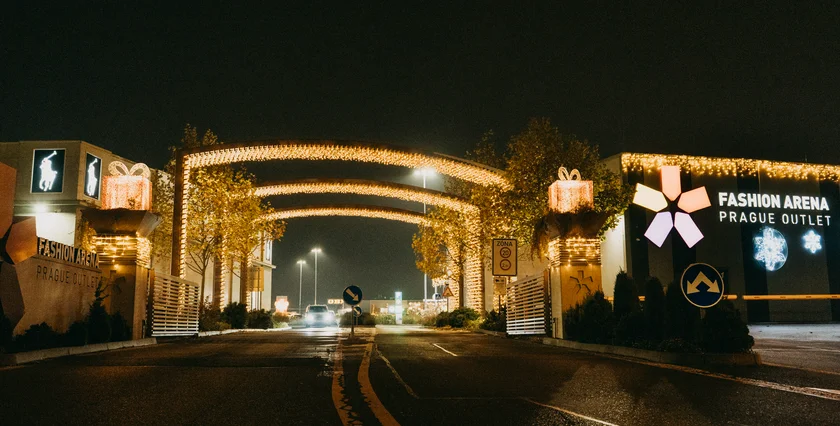 FAOC 12-2025 2025-11-08-switchonthelights-by-lukasneasi-33