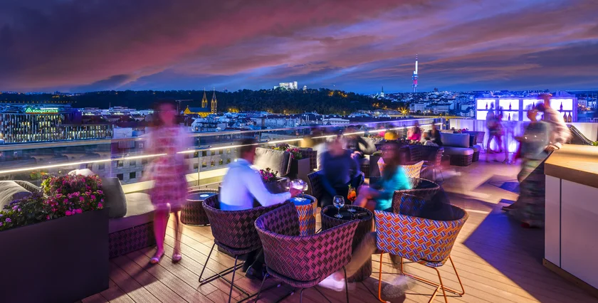 HILTON ATRIUM 12-2025 Cloud 9 terrace_official_1.jpg