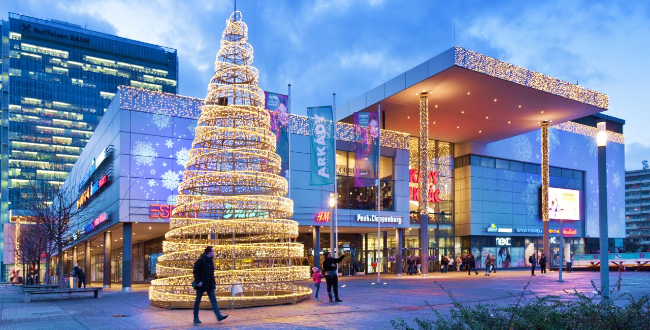 Holiday shopping hours in Czechia: What's open and closed in 2025?