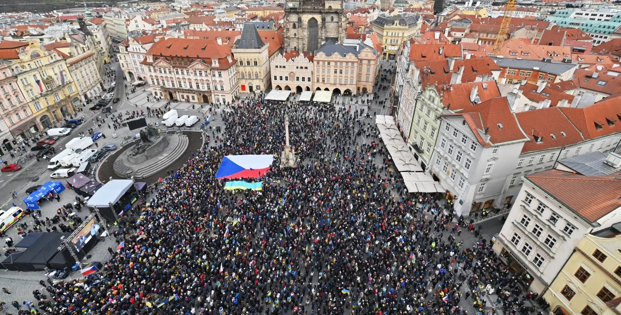 Thousands gather in Prague's Old Town Square on the 4th anniversary of the invasion. Photo: Facebook / Člověk v tísni, Petr Zewlakk Sparrow