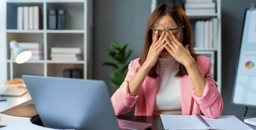 ‘Quiet cracking’ trend hits Czech workplace as AI and stress take a toll