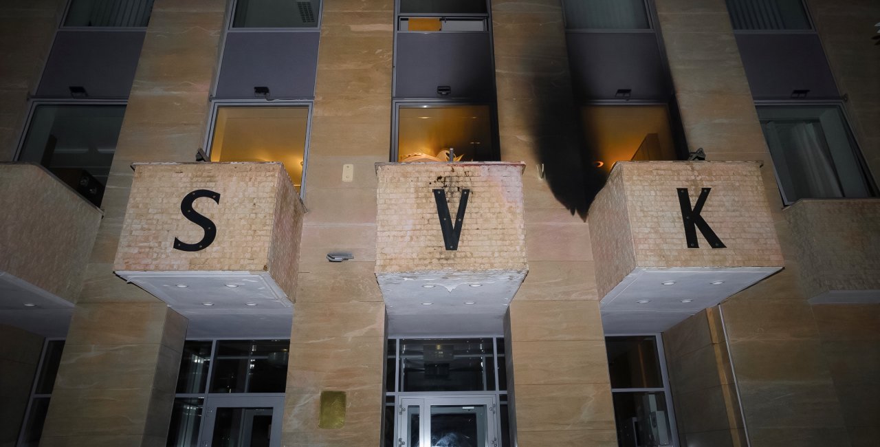 Molotov cocktails thrown at Russian House in Prague