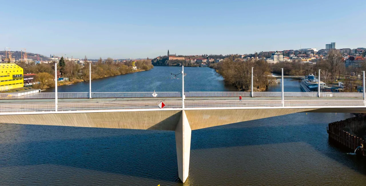 Dvorecký Bridge opening brings major tram and bus reshuffle to Prague