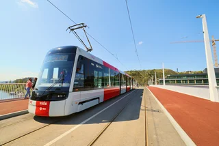 Dvorecký Bridge opening brings Prague tram and bus reshuffle: Here's what's changing