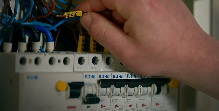 Local professionals on traderpoint.cz are ready to diagnose and fix your home repair issues without any hidden agency markups