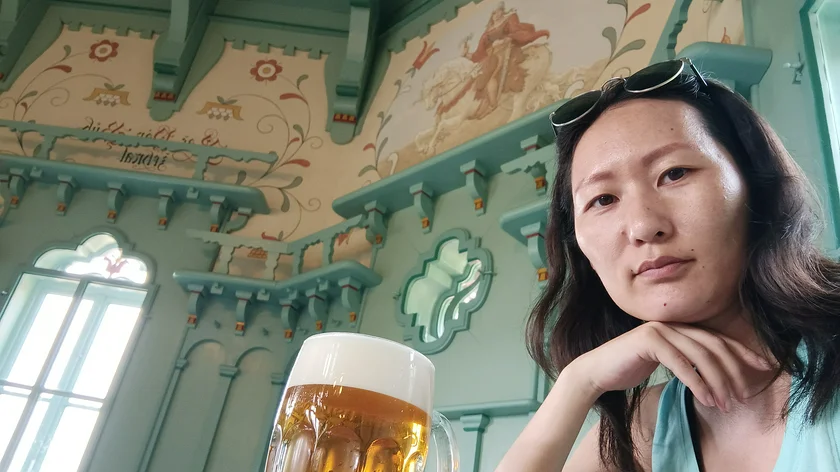She found her voice in Prague. Now thousands rely on her for news about life in Czechia