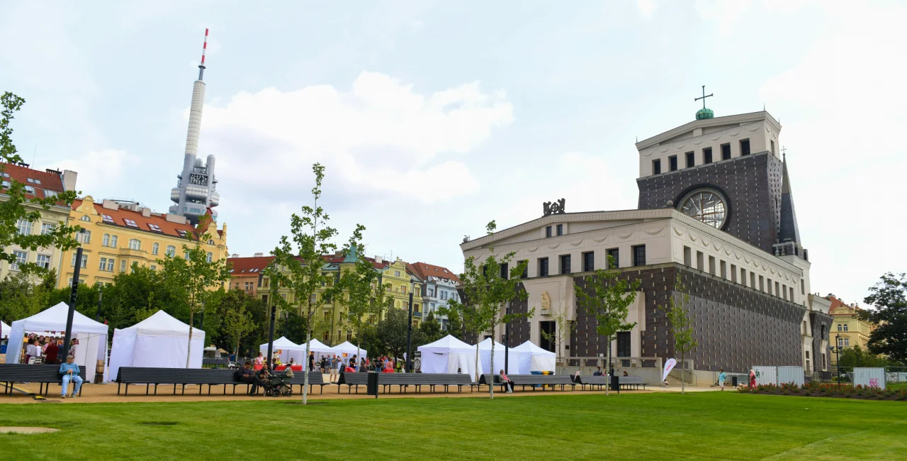 A Prague square reopens to fanfare, feedback, and Sacré-Cœur comparisons