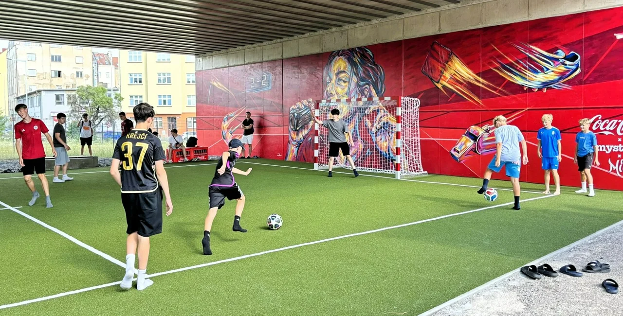 Prague district opens Brazilian-inspired street football pitch under viaduct