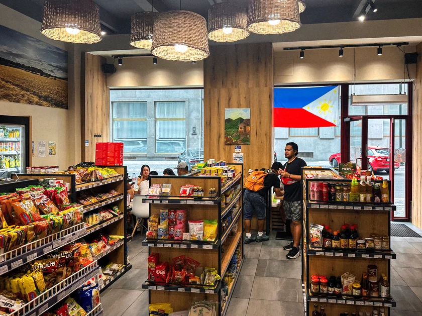 Pinoys' interior