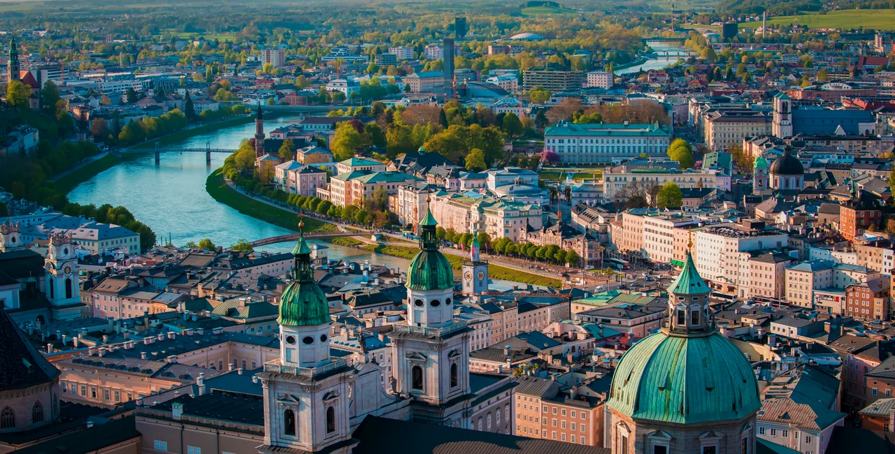 Autumn in Vienna. Photo: Shutterstock / Nok Lek Travel Lifestyle