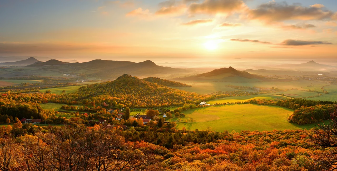 Autumn morning in Czechia. Photo: Shutterstock / Vojtech_706