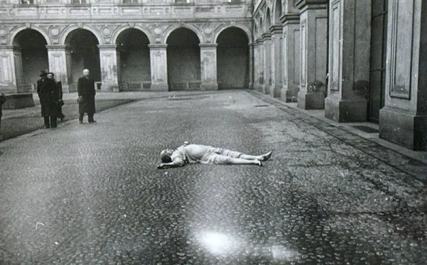 March 10, 1948, early in the morning. In the courtyard of the Černín Palace, under the windows of his office, the dead body of Czechoslovak Foreign Minister Jan Masaryk is found. Source: Mall TV