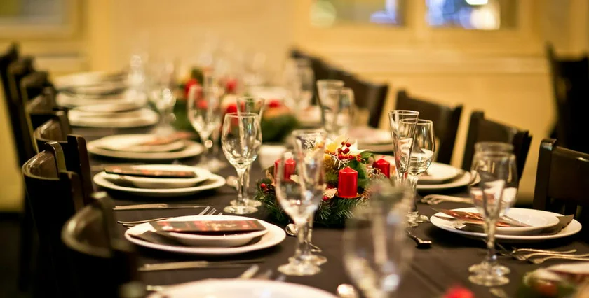Christmas table set up